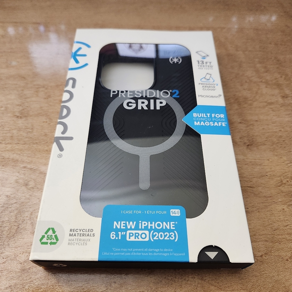 Speck Apple iPhone 15 Pro Presidio 2 Grip Case with MagSafe - Black